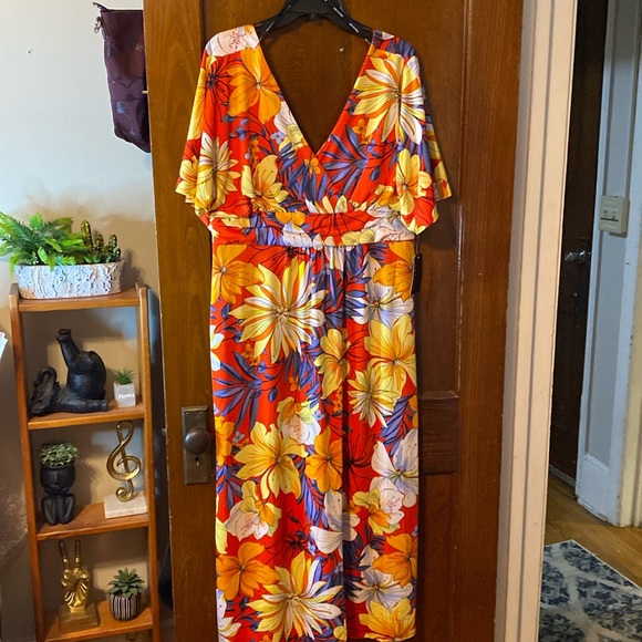 Brand new Stella & Julie, tropical floral print V-neck maxi dress 😍😍😍 - Picture 1 of 10